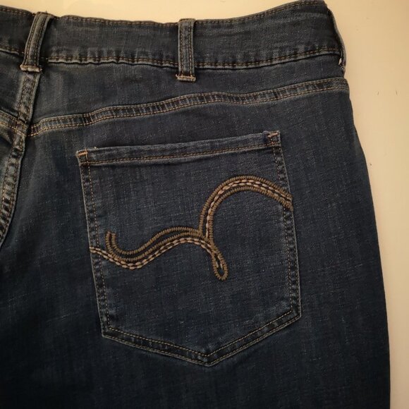 NWT Riders by Lee Ladies Size 24W Mid Rise Capri Length Jeans - Picture 6 of 10